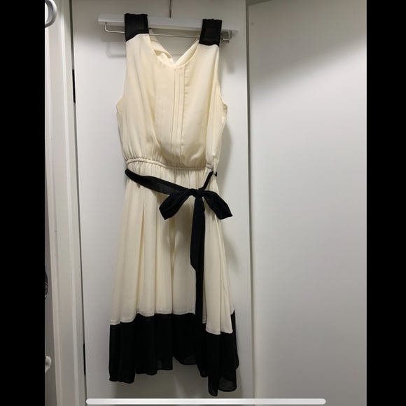 White midi dress - Picture 2 of 6